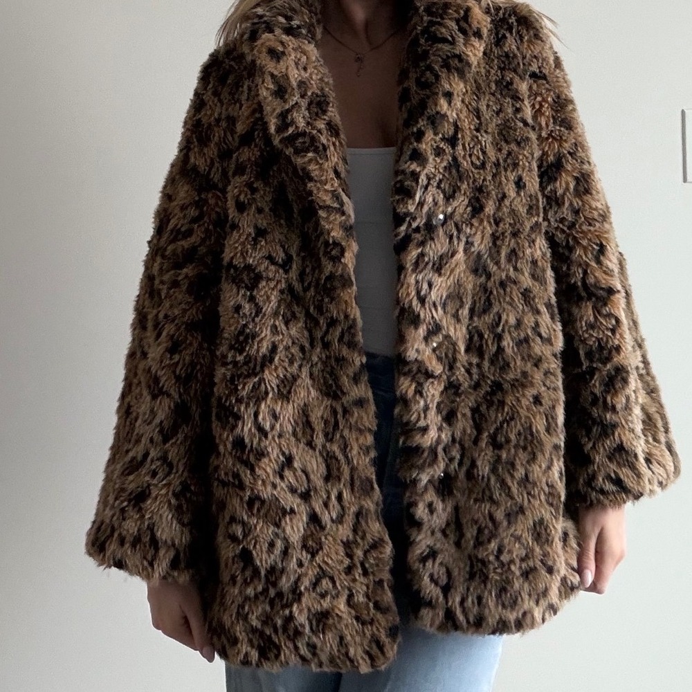 H and M‎ Leopard Print Faux Fur Maximalist Coat Size Medium